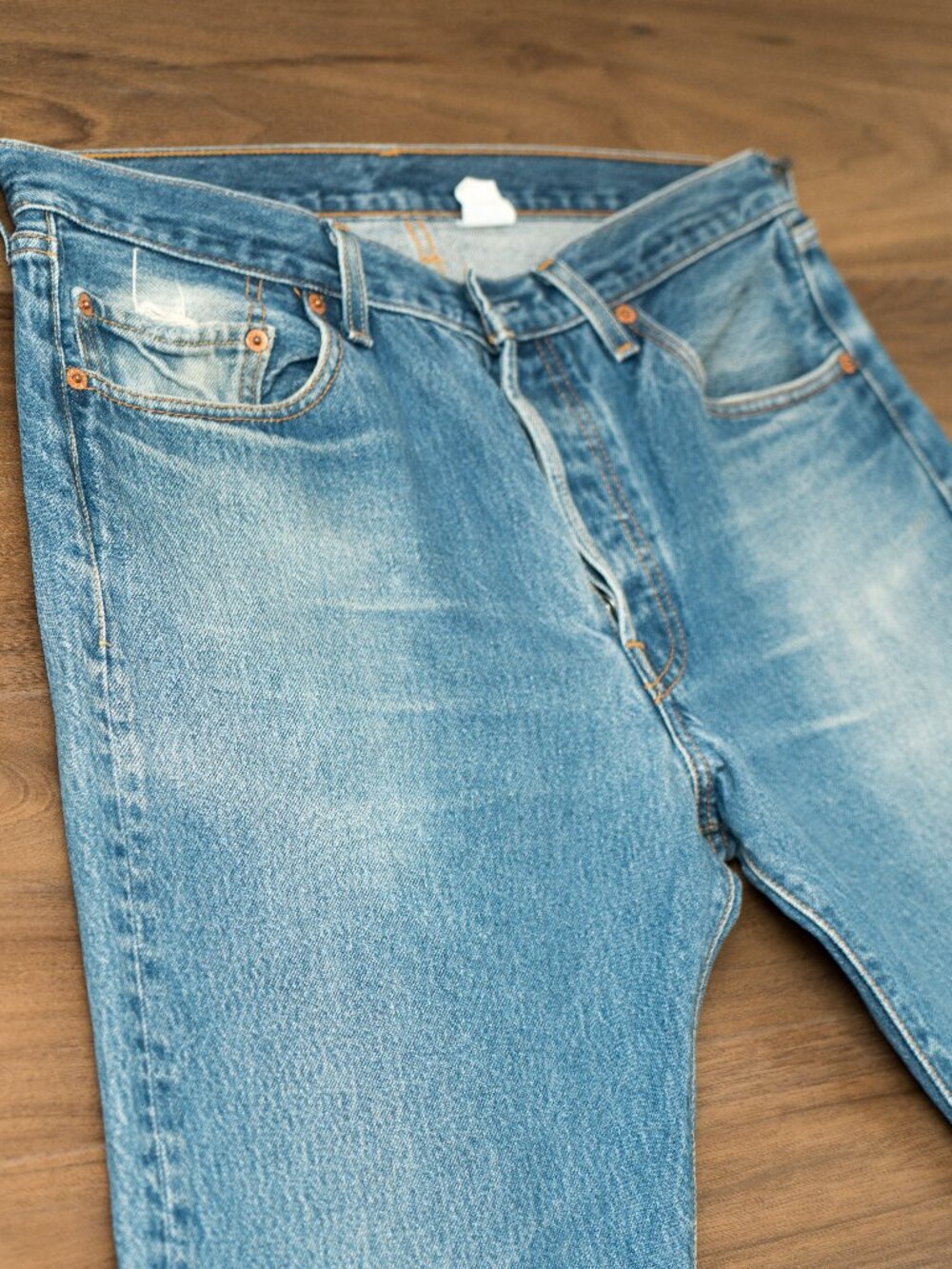 Levis 501 Mens Button Fly Medium Wash Blue Jeans 35x33, Y2K Vintage VTG